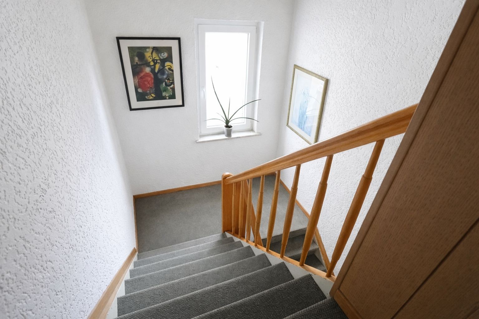 Helle ca. 100 m² große 3-Zimmer-Maisonettewohnung mit Einbauküche und Tageslichtbad - Foto 5