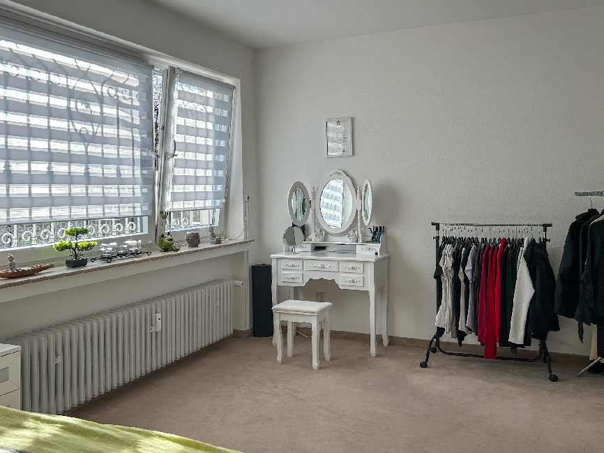 Komfortabel Wohnen im Zweifamilienhaus: Mietwohnung mit drei Zimmern und Sonnenbalkon - Photo 2