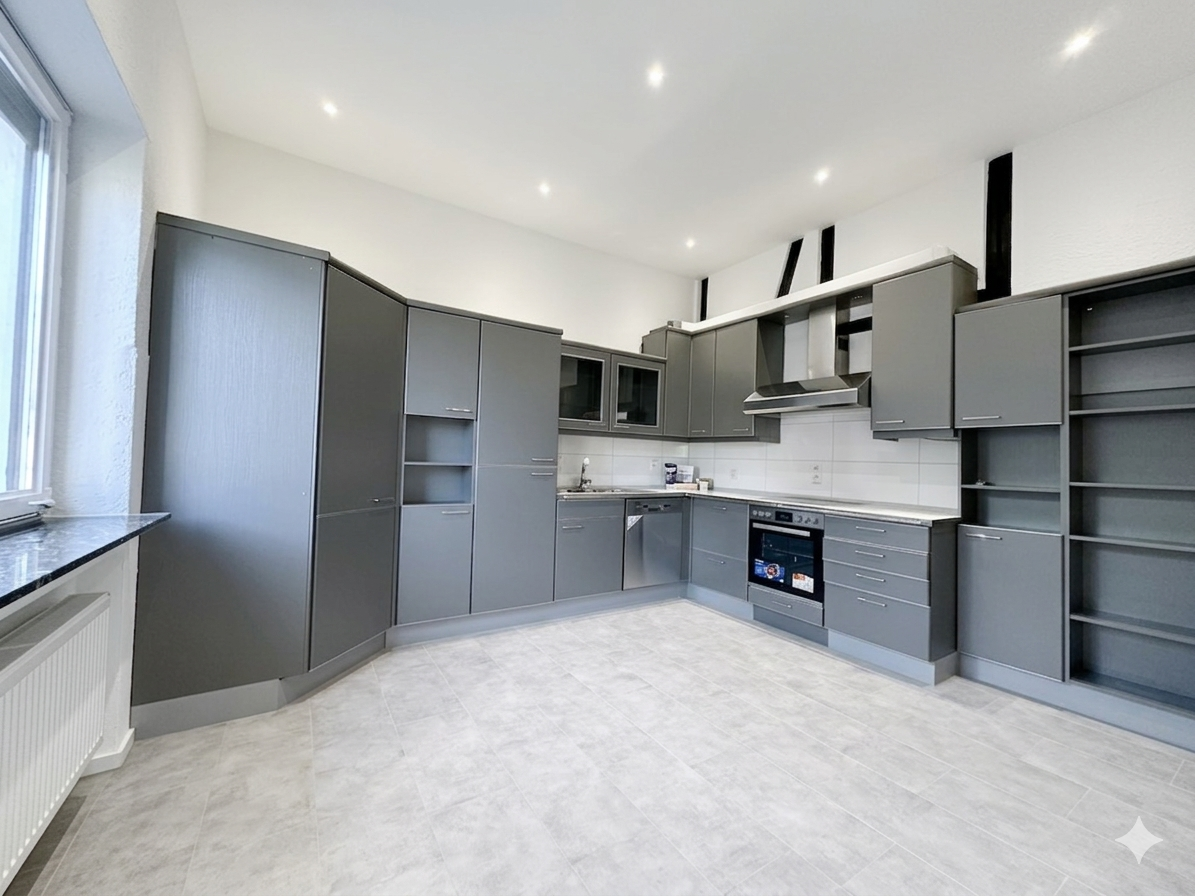 Kurbad-Villa mit Kamin, Terrasse, Keller, Garten, Garage und Gartenhaus - Photo 2