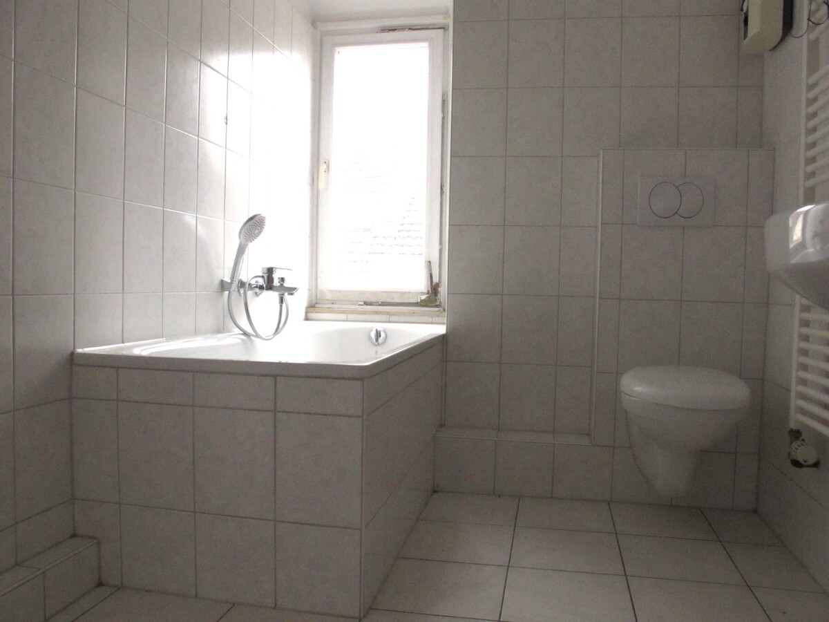 Schön und geräumig im Altbau - Foto 2